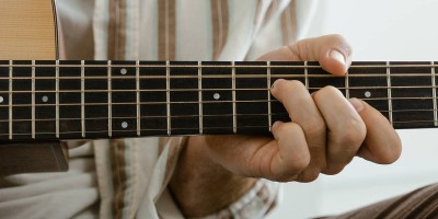 Ģitāras akordi un to spēlēšana