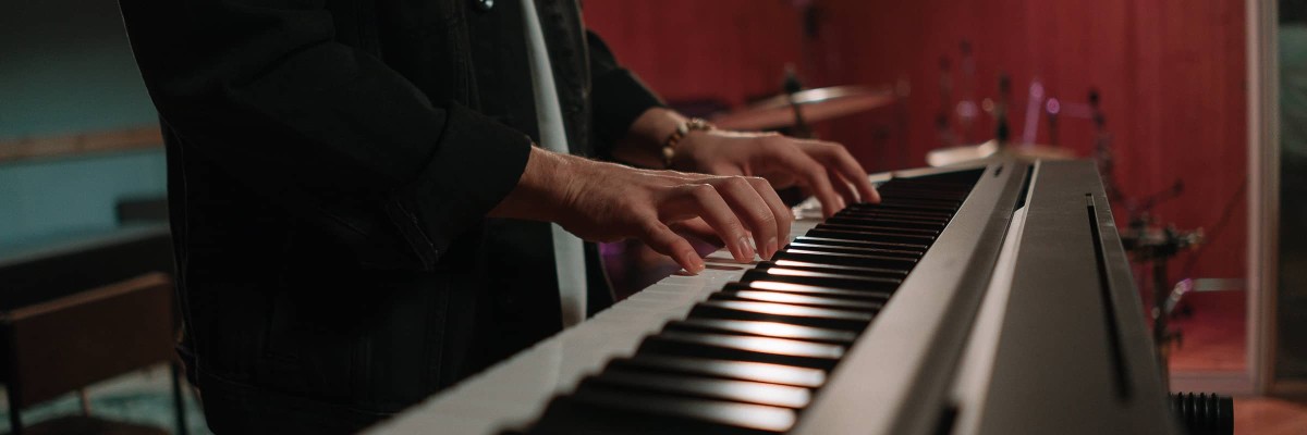 Kā izvēlēties savas digitālās klavieres